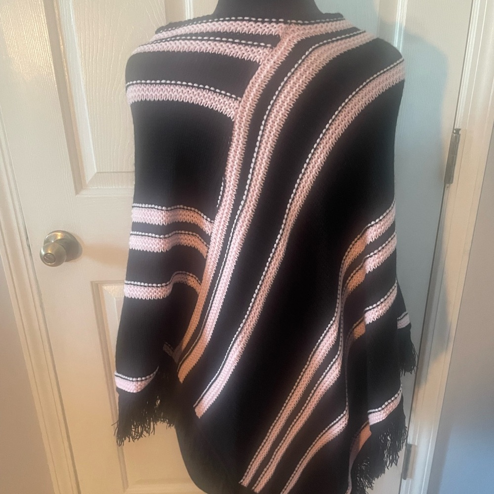 CERVELLE PINK & BLACK STIPE PONCHO Missy One Size Fits All